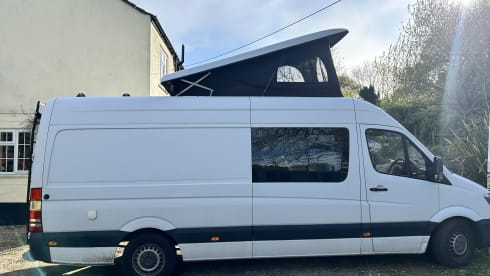 Bolt – 5 berth Mercedes-Benz Sprinter Van 2016