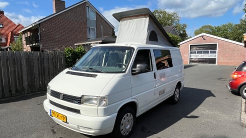 Willem – 2-seater Volkswagen bus from 2000