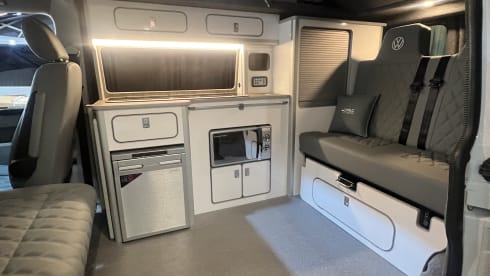 Woody – 4 berth Volkswagen campervan from 2018