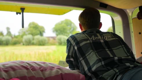 Amigo – 4p Volkswagen bus from 2016