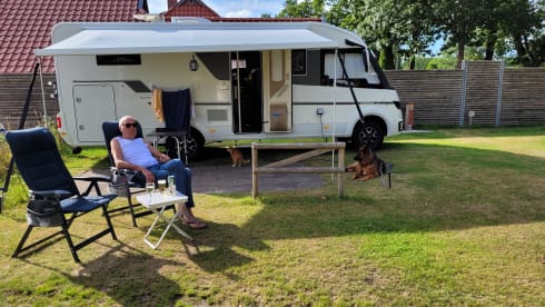 A comfortable, beautiful and light camper ADRIA SONIC PLUS 700 DC EURO 6