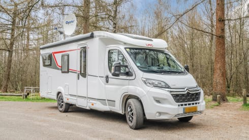 Spacious and luxurious 2-person semi-integrated from 2023