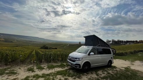 4 p 2022 Volkswagen California