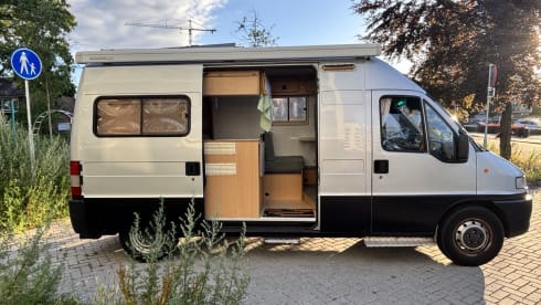 Henk – 2 persoons Fiat Ducato bus uit 1997 met optie voor baby