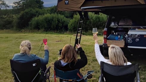 Raptor with 3p roof tent, fully equipped