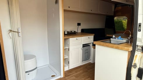 Ashton – Renault campervan met 2 slaapplaatsen uit 2012