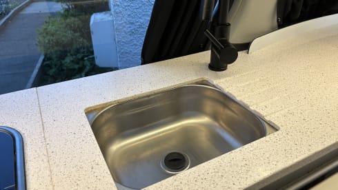 Dolly – Beautiful compact 3 Berth camper van. 