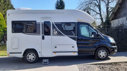 Enya – 4p Benimar semi-integrated uit 2024