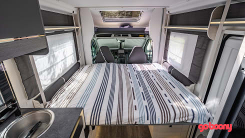 New/cozy fully equipped camper with spacious living room