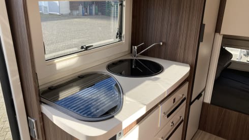 5p Benimar semi-integrated uit 2019