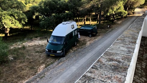 2p Mercedes-Benz Bus camper from 1996