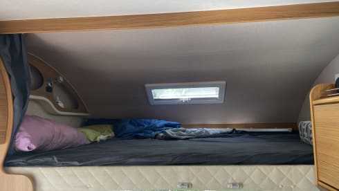 Camper spazioso e accessoriato per viaggi indimenticabili 