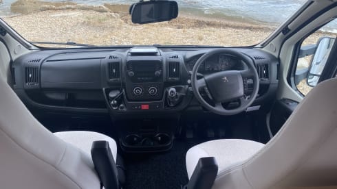 FUN BUS :0) – Large 6 berth Family Motorhome