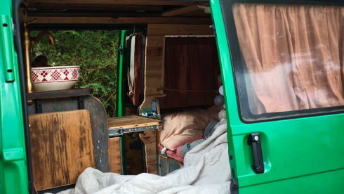 Kikker – 4p Volkswagen bus uit 2000