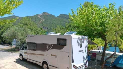 Benimar 444 V1 cocoon β 4p Benimar semi-integrated uit 2025