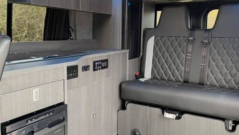 Renault Traffic SL Campervan 4 Birth