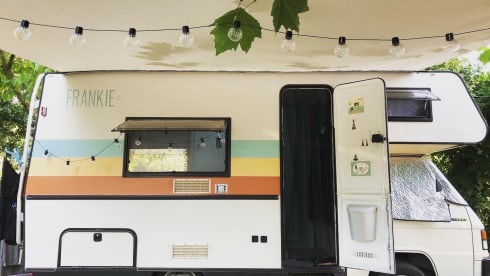 Frankie – Go on a trip with Frankie, this fantastic 'Tiny House' on wheels