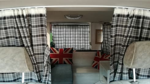 Kiwi  – Unique Japanese 4X4 Campervan