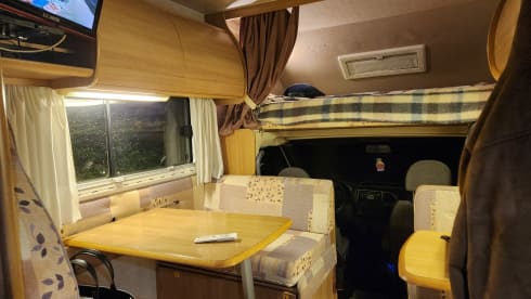 Louna  – Comping car 