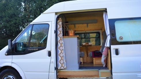 Iris – Quirky campervan designed for couples, families or anyone