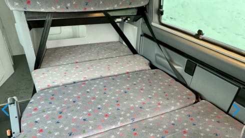 ELENA E IL SUO "CAMPY " – VIAGGIA IN LIBERTA CON MERCEDES WESTFALIA JAMES COOK