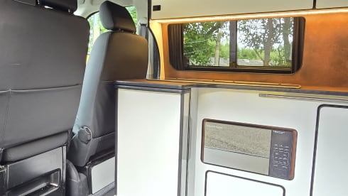Busbie – 5 berth Volkswagen campervan from 2016