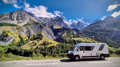 2p Adria Mobil bus from 2018