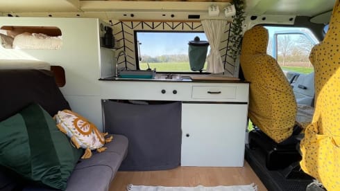 Koos – Trendy T4 - luxury bed - 1:14!