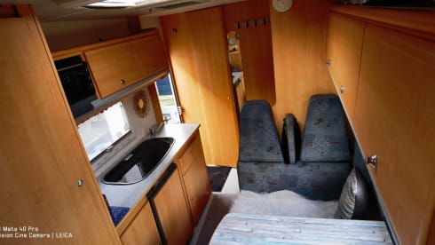Ideal and cozy family camper, bicycle carrier for 4 or scooter, 2.8 JTD