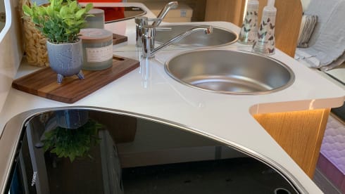 Mabel – Brand New Luxury 4-5 berth 2022 model RollerTeam 707 Motorhome