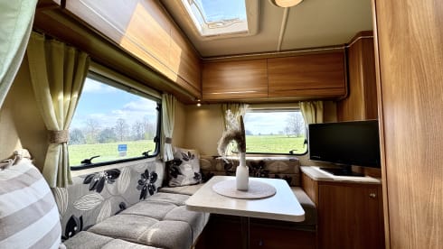 Molly – 6 berth Swift alcove from 2011