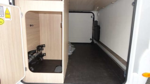 T690 – New Sunlight T690c semi-integrated camper 4 pers. Mj24