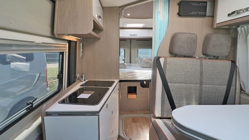 Van Voyage – Gloednieuwe Possl 2Win R met hefdak(2026) compacte luxe met grote badkamer