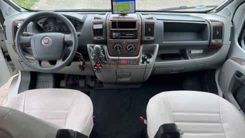 2p McLouis semi-integrated uit 2011