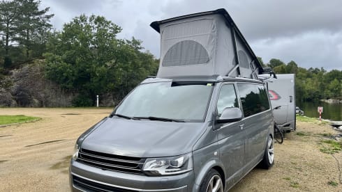 Multivanspecial – 4-seater Volkswagen bus from 2013
