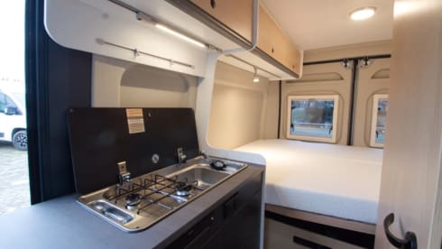 Luxe Sunlight buscamper Automaat uit 2023, 4 persoons