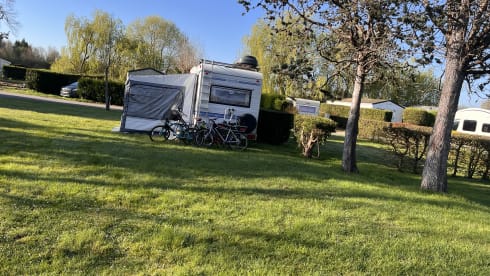 Big Bertha – 4 berth Mercedes-Benz semi-integrated from 1998