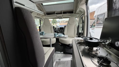 Willy – Cozy camper van to go on an adventure with!