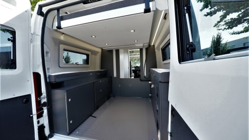 Ongi – Furgone attrezzato per 4 persone con tetto apribile