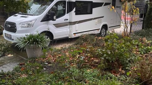 Sanssouci – 4p Benimar semi-integrated from 2018