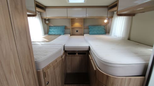 Luxe 4-Persoons Camper – Comfortabel & Zorgeloos Op Avontuur!  – 4p Fiat semi-integrated uit 2019