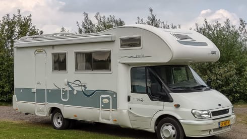 6p Ford alcove with bunk bed