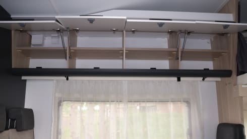 6 Persons with Alcove Sun Living