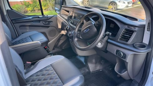 Charlie Van Dan – 4 berth Ford campervan from 2018