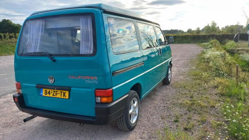 Kermit – Original Volkswagen t4 California 1994 6 persons off-grid