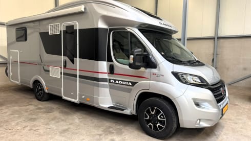 Adria – Luxe 5p Adria Matrix 670 SBC Platinum Camper 