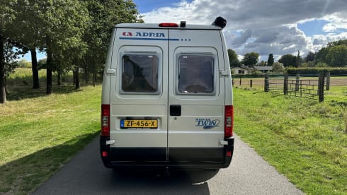 Zwervertje – 2p Adria Mobil bus from 2005