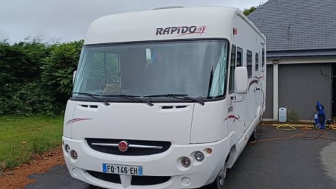 9083df – Camping Car Rapido Integral