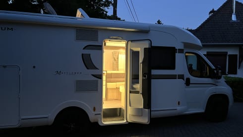 Florium – Luxury camper for 2 people (2020) from the Fleurette class segment!