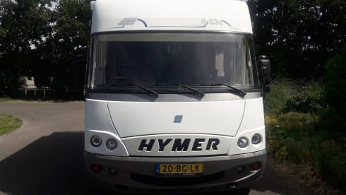 Beautiful 3-person Hymer